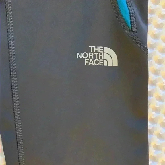 North face - Picture 3 of 4